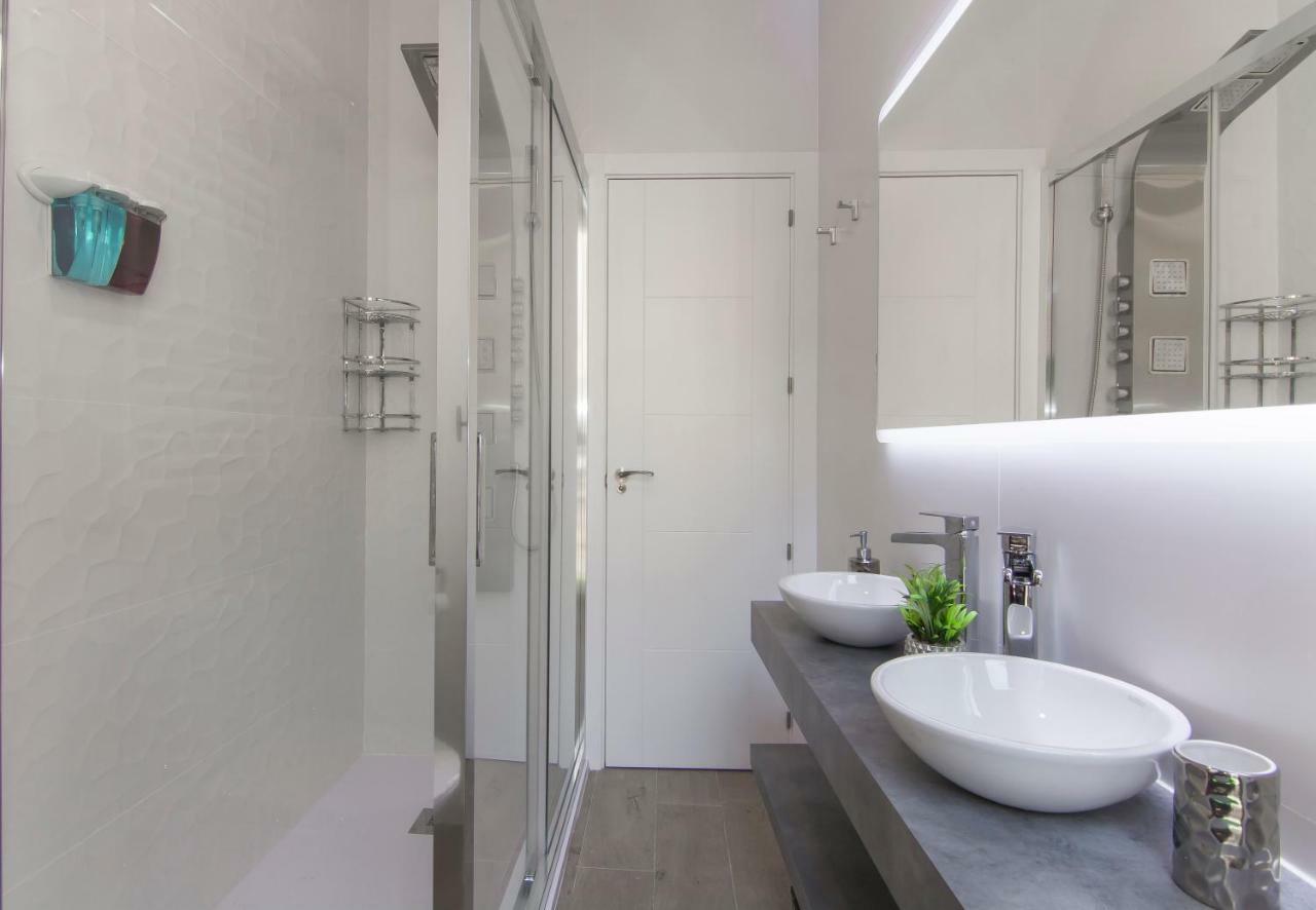 Sol Luxury Suites Madrid Esterno foto